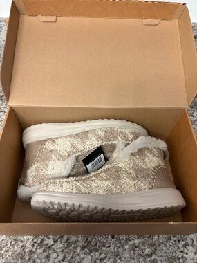 Hey Dude Women's Denny Slip-On Slippers in Beige and Cream